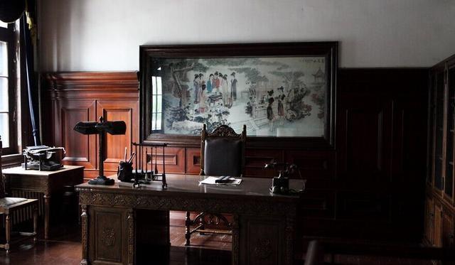 华体会官方入口-张学良到了晚年才吐露心声：我这辈子从来不信迷信，然而在老虎厅除掉杨宇霆之后，我却不得不改变想法